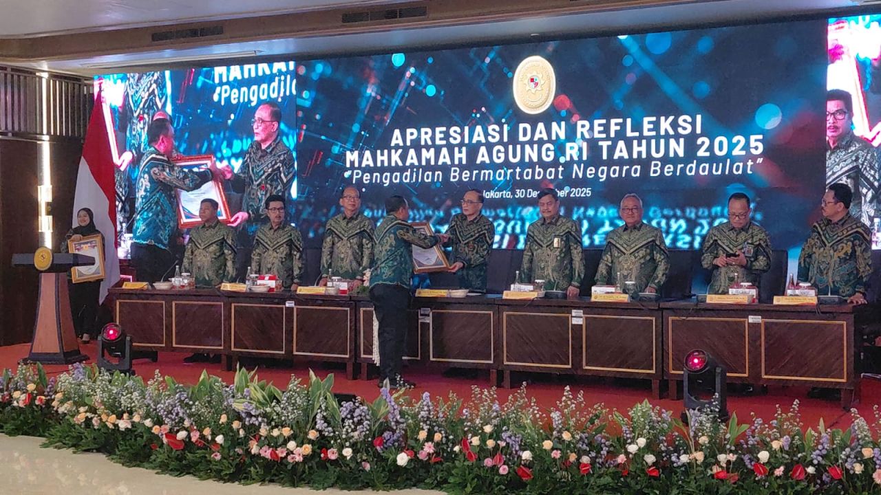 PN Sidoarjo Raih Penghargaan Kinerja Terbaik Mahkamah Agung