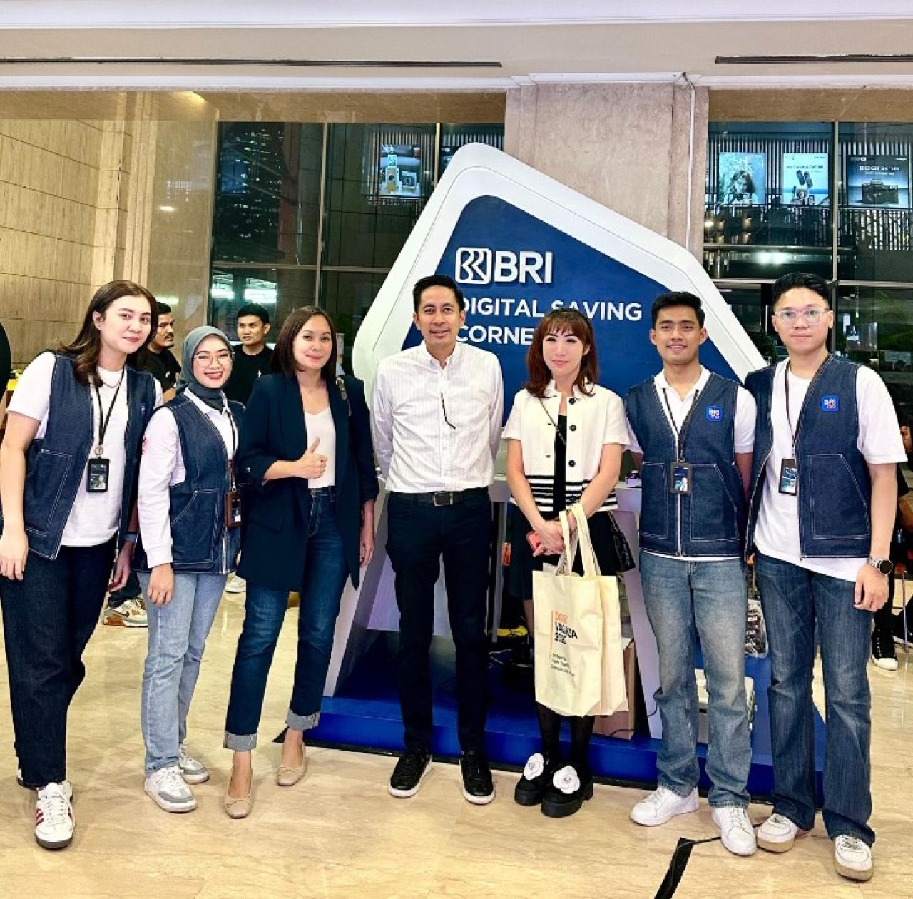 BRI Branch Office Mal Ambasador Dukung DOSS Vaganza 2025, Hadirkan Beragam Promo Kartu dan BRImo di Ratu Plaza