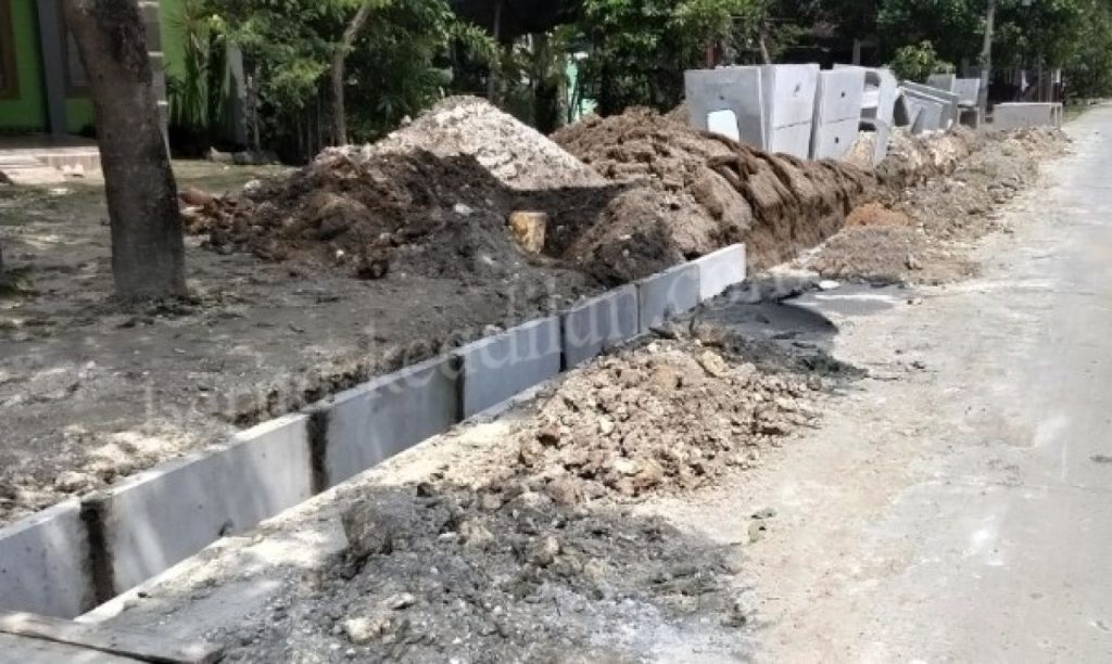 Proyek U-Ditch Diduga Tak Berstandar di Trucuk Bojonegoro Disorot, Papan Nama Tak Terpasang