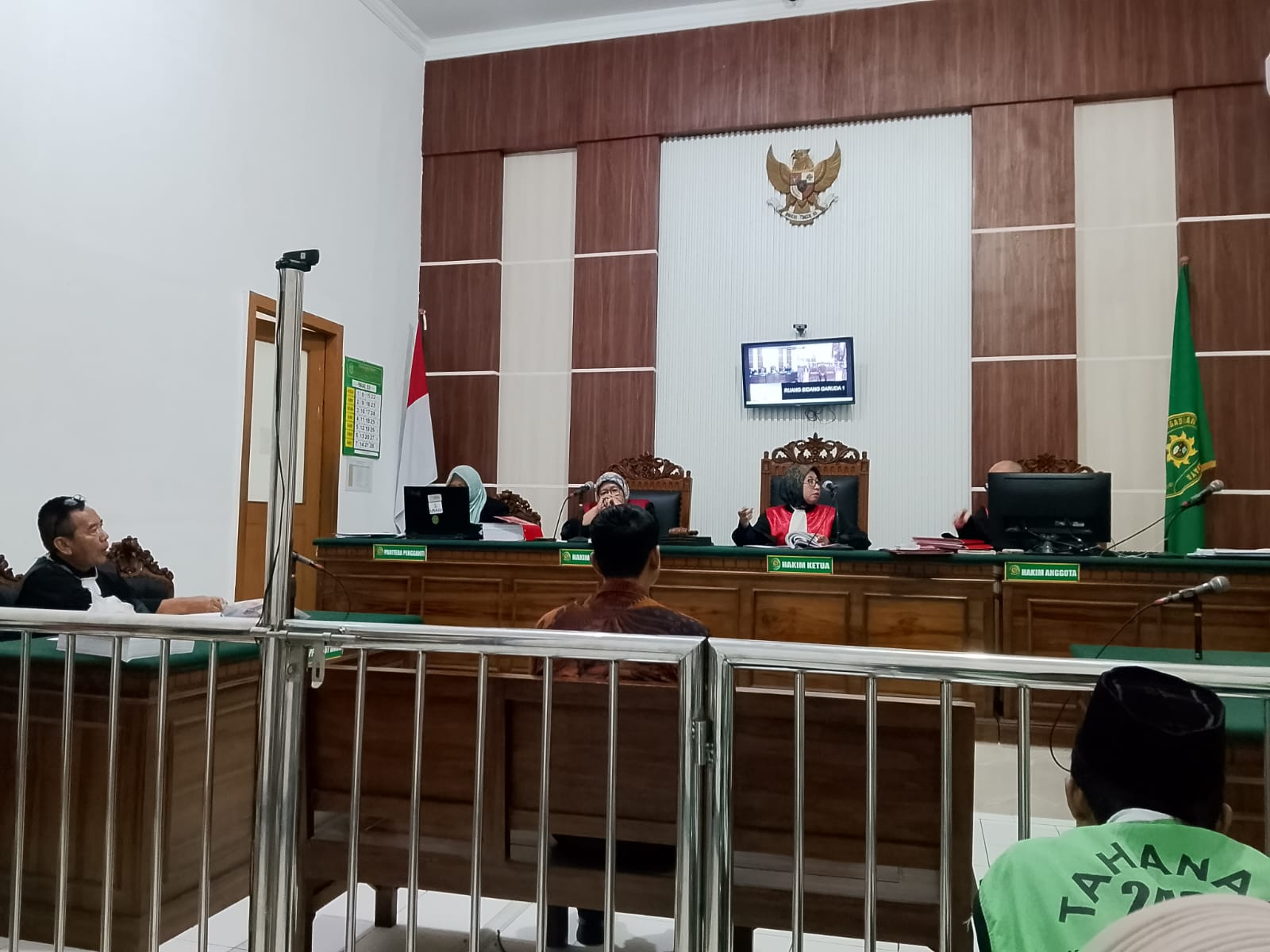 Foto: Suasana sidang perkara narkotika Anansah Aminullah di Pengadilan Negeri Surabaya