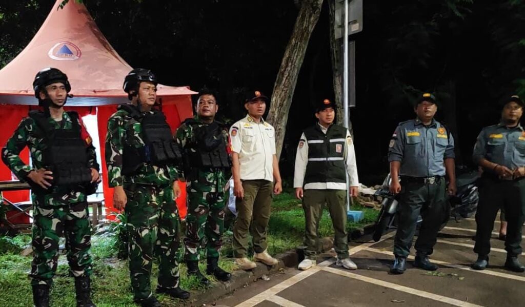 Koramil 08/Duren Sawit Gelar Patroli Malam, Cegah Tawuran dan Jaga Keamanan Wilayah