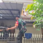 Babinsa Kodim 0507/Bekasi Sigap Evakuasi dan Tangani Warga Terdampak Banjir di Sejumlah Wilayah Kota Bekasi