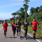 Jaga Stamina di Tanah Papua, Prajurit Kodim 1710/Mimika Tempuh Lari Fisik 8 Kilometer