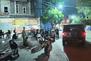 Gagah! Kendaraan Taktis Maung Koramil 01/Kranji Sisir Jalur Rawan Bekasi di Jam Kecil