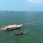 KM Aneka Jaya Terbalik di Perairan Pulau Cucu Petong, Bakamla RI Lakukan Evakuasi
