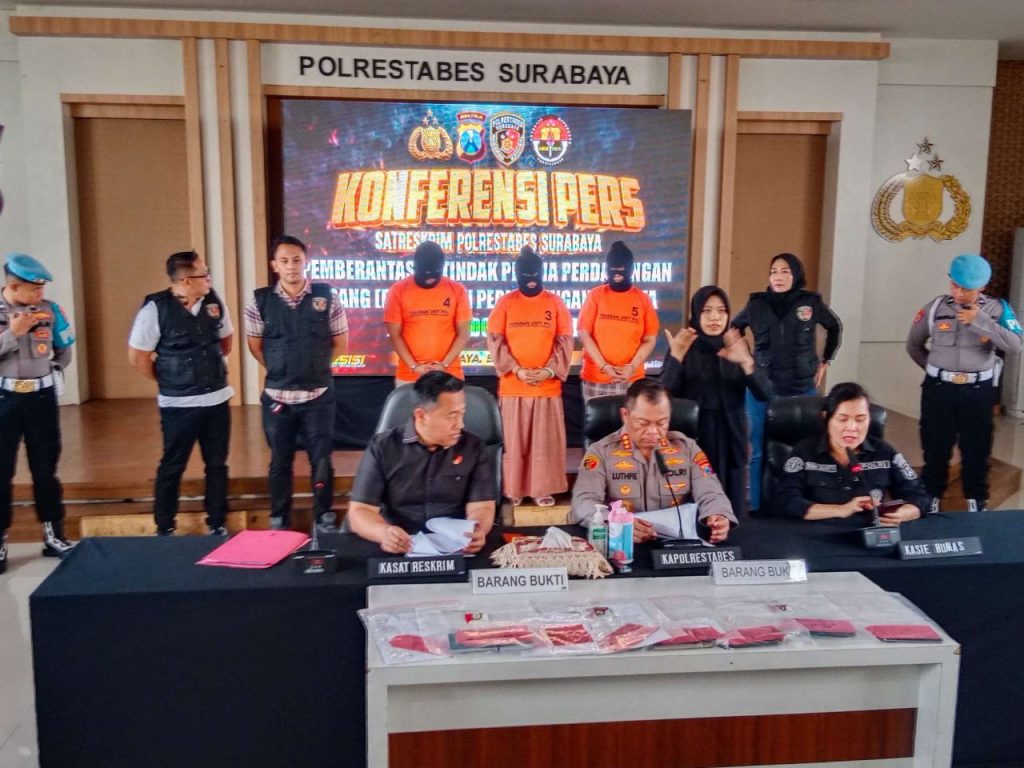 Polrestabes Surabaya Bongkar Jaringan TPPO dan Penyalur Pekerja Migran Ilegal ke Malaysia
