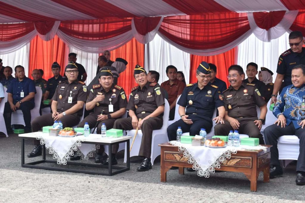 Kejari Tanjung Perak Pastikan Eksekusi Hukum Tuntas, Miras Ilegal Senilai Rp 29 M Dimusnahkan