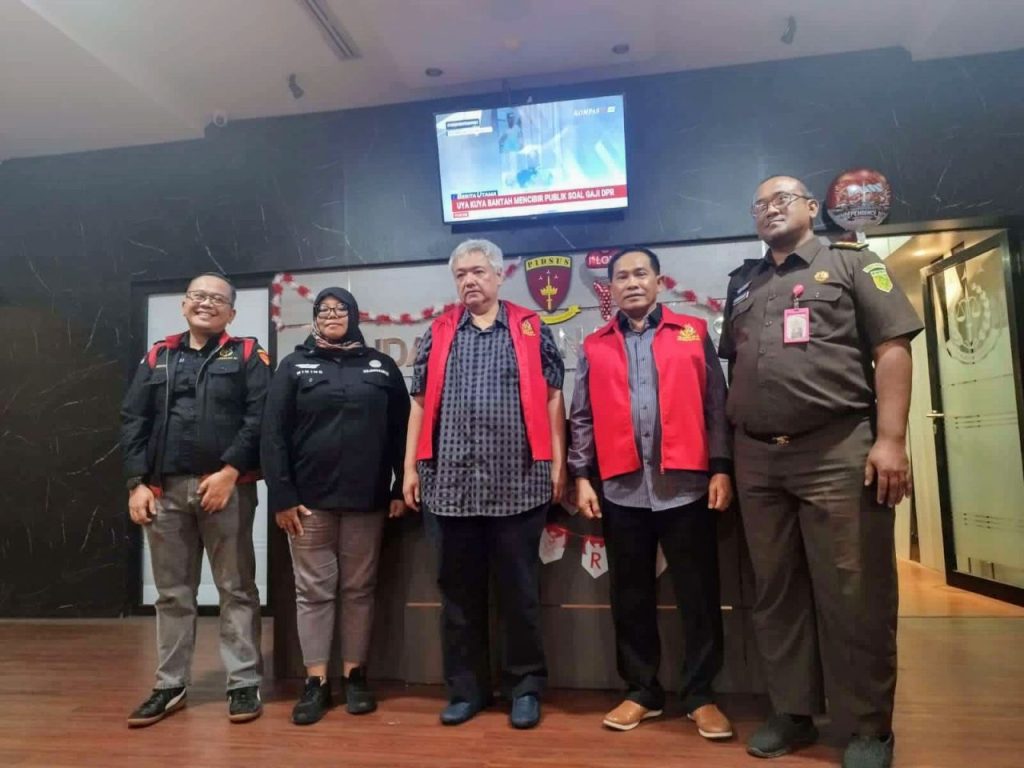 Kejati Jatim Tahan Dua Tersangka Korupsi Dana Hibah SMK Rp 179 Miliar