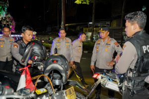 Kapolrestabes Pimpin Patroli Skala Besar, Surabaya Tetap Aman dan Kondusif