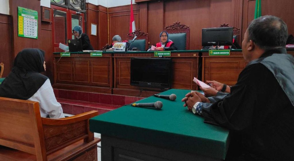 Kasus Penganiayaan Dokter RSUD BDH Surabaya: Norliyanti Dituntut 2 Tahun Penjara di PN Surabaya