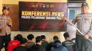 Polisi Ungkap Aksi Brutal Gangster Surabaya Bersenjata Tajam dan Bom Molotov