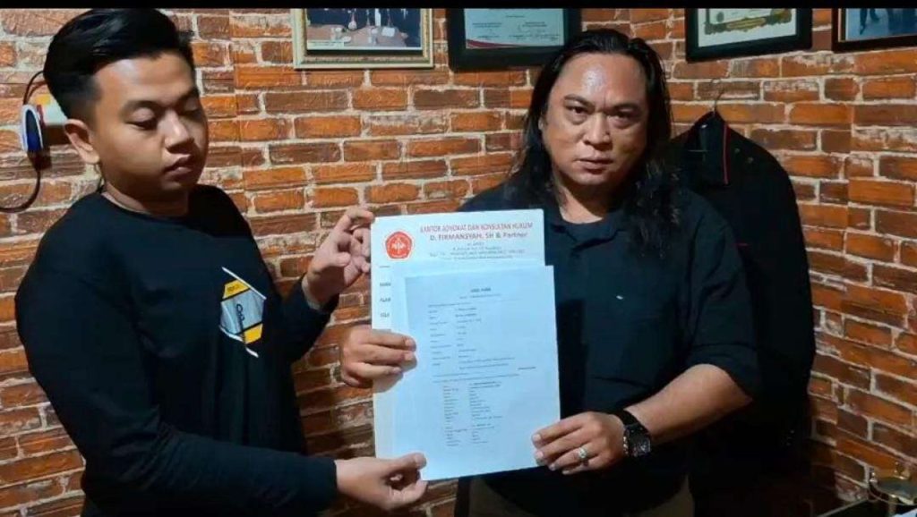 Kisruh Keluarga Pabrik Rokok Ayunda: Anak Lawan Ayah, Isu Nikah dengan Mantan Istri