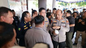 Kapolda Jatim Tinjau Identifikasi Korban Robohnya Ponpes Al Khoziny Sidoarjo