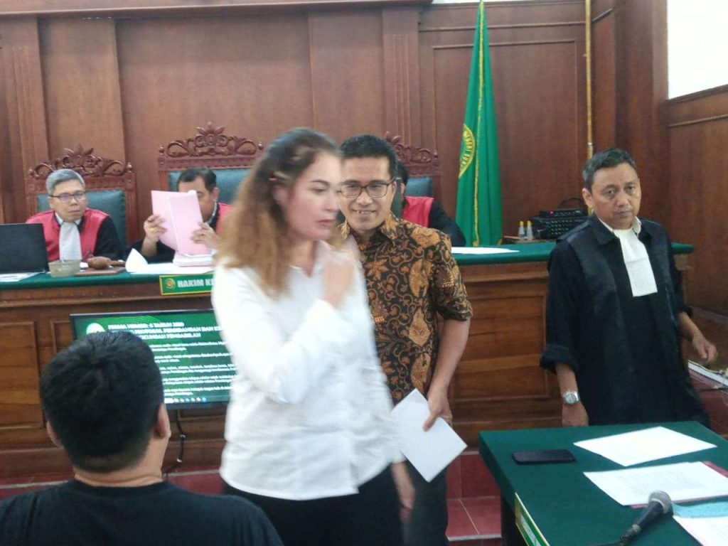 WNA Belanda Kitty Van Reimsdijk Disidang di Surabaya karena Kokain