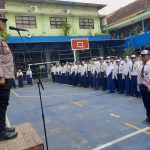 Kasat Binmas Polres Tanjung Perak Ingatkan Siswa SMPN 7 Surabaya Jauhi Narkoba dan Judi Online