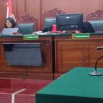 Sidang KDRT Istri Anggota DPRD Jatim Ricuh, Hakim Diduga Asyik Ngobrol Saat Terdakwa Bacakan Pledoi
