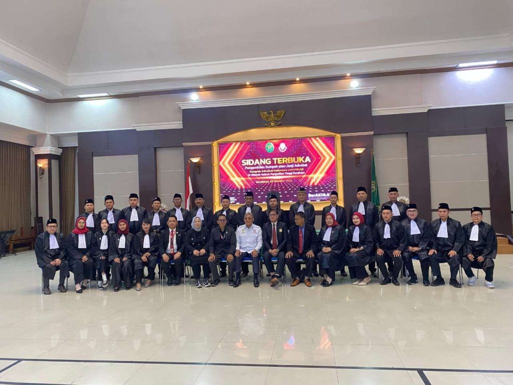 Kiprah Baru Penegak Keadilan: 25 Advokat Resmi Diambil Sumpah di Pengadilan Tinggi Surabaya