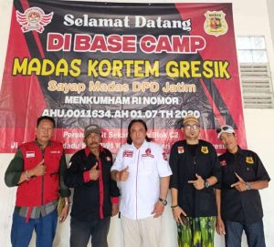 Dodik Firmansyah, S.H. Lakukan Kunjungan Resmi ke Kantor DPC Madas Gresik untuk Penguatan Marwah Organisasi