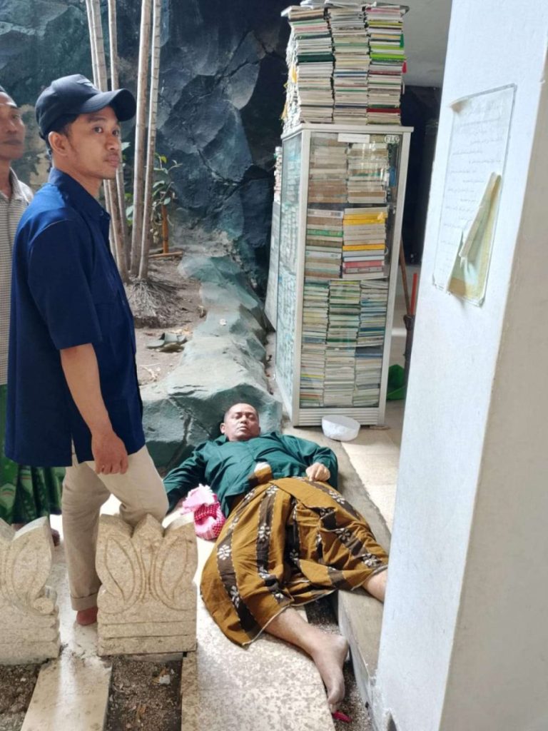 Geger Sunan Ampel: Jenazah Pria Ditemukan Tergeletak, Polisi Olah TKP