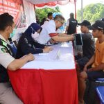 Tes Urine Pengemudi di Pelabuhan Jamrud: Semua Negatif Narkoba, Polres Tanjung Perak Siaga Nataru 2026