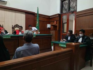 Sepasang Lansia Didakwa Penyerobotan Tanah, Sugeng: Saya Lahir Hingga Menikah Punya Anak Cucu di Rumah Itu