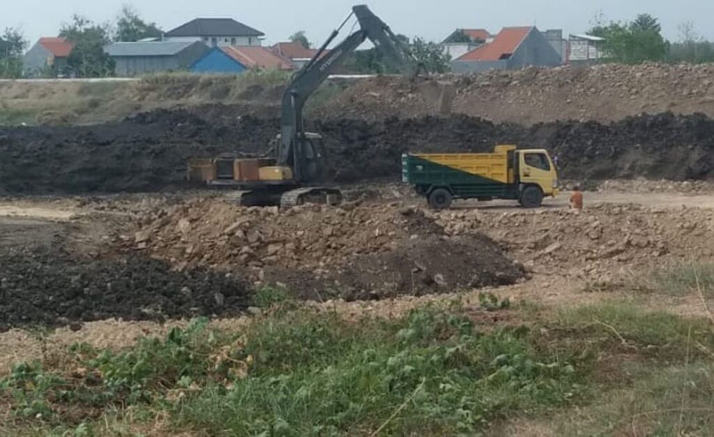 Aktivitas Galian C Tak DIlengkapi Ijin di Desa Bakalanpule Diduga Dibackingi Oknum APH Berinisial A