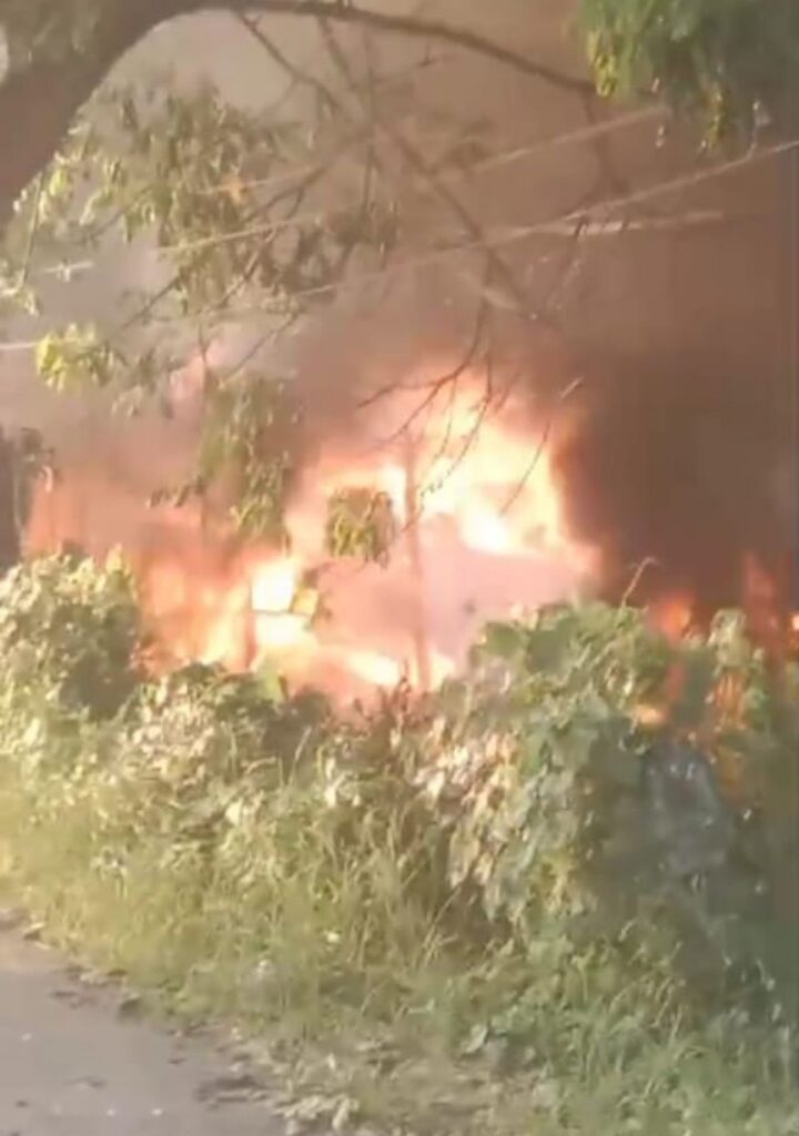 Gudang Rongsokan di Jalan Raya Kapedi Sumenep Hangus Terbakar