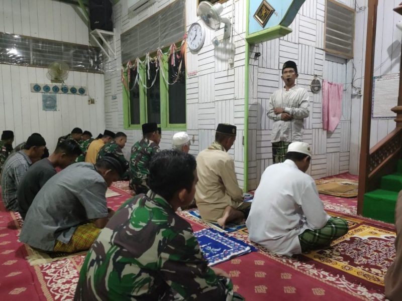 Satgas Pamtas Yonarmed 5 Pancagiri Peringati Malam Nuzulul Qur’an Bersama Warga di Perbatasan