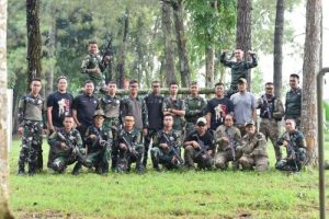 Saling Serang Menunggu Beduk Maghrib, Prajurit Yonif MR 411 Kostrad Join Game Bareng Komunitas Sabre Squad