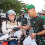 Tebar keberkahan dengan takjil Ramadhan Kodam Jaya