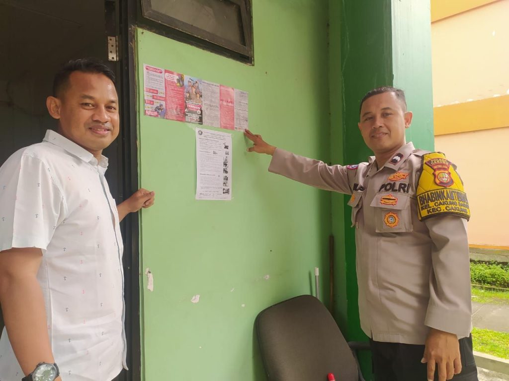 Bhabinkamtibmas Kel. Cakung Barat Sosialisasikan Penerimaan Anggota Polri Akpol, Bintara dan Tamtama TA. 2023