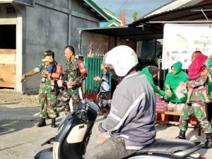 Melalui Koramil Jajaran, Kodim 1710/Mimika Terus Berlanjut Bagikan Takjil Gratis Kepada Masyarakat