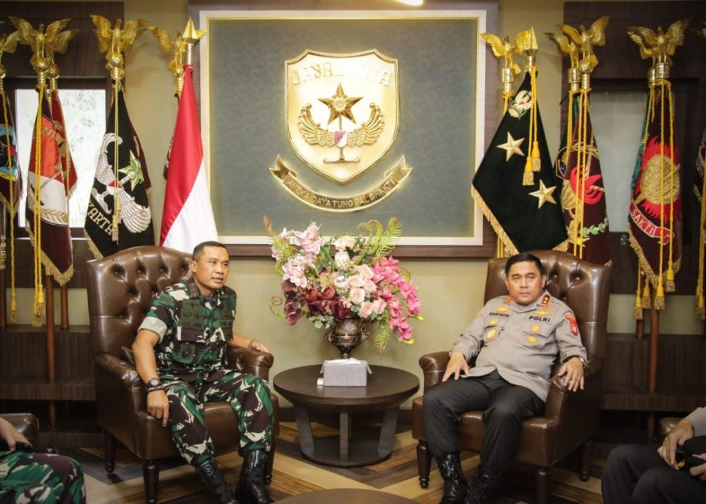 Tingkatkan Sinergitas TNI-POLRI, Pangdam Jaya Sambut Kunjungan Kapolda Metro Jaya