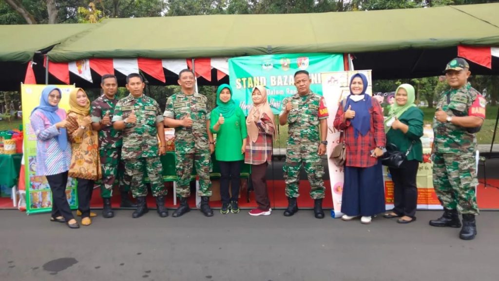 Anggota Persit KCK Ranting 3 Koramil 02 Pondok Gede Turut Serta Dalam Bazar Murah di Mabes TNI Cilangkap