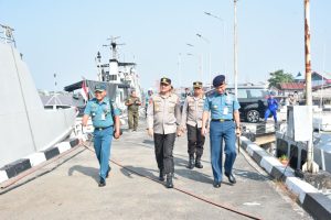 Kapolda Kalimantan barat Laksanakan CC ke Danlantamal XII
