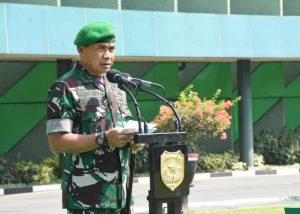 Pangdam Jaya Serahkan Bingkisan Lebaran Secara Simbolis