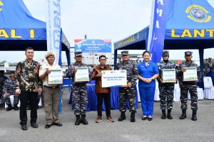 Pembagian Paket Lebaran dan Bazar Murah Di Lantamal I Belawan Diserbu Pengunjung