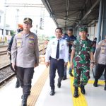 Dandim 0501/JPdan Kapolres Jakarta Pusat Tinjau Kesiapan Mudik di St. Pasar Senen