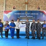 Lanal TBA Serahkan Paket Lebaran dan Gelar Bazar Murah Bagi Prajurit