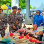 Jelang Hari Raya Idul Fitri, TNI AL Wilayah Sabang Bagikan Paket Lebaran dan Gelar Bazar Murah
