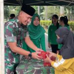 Ramadhan , Koramil 08/Jagakarsa Berbagi Takjil Gratis