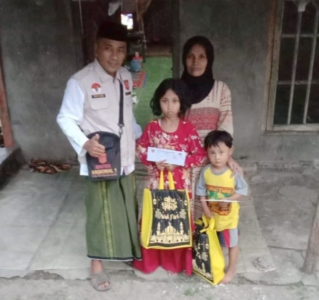 Berbagi Berkah di Bulan Ramadhan, DPD KPK Tipikor Bojonegoro Bagikan Santunan dan Sembako