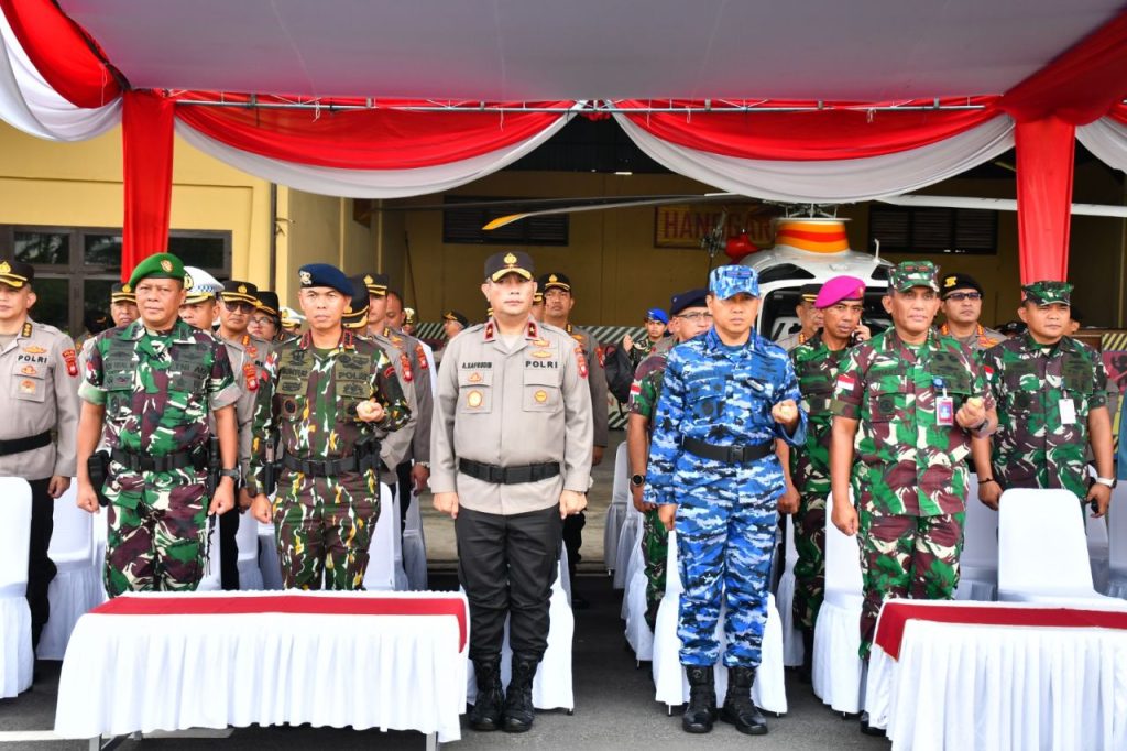 Danlantamal XII Hadiri Apel Gelar Pasukan Operasi Kepolisian Terpusat Ketupat Kapuas-2023