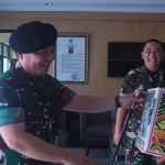 Dandim 0502/JU Selaku Dansub Kogartap 02/Jakarta Utara, Bagikan Bingkisan Kepada Anggota