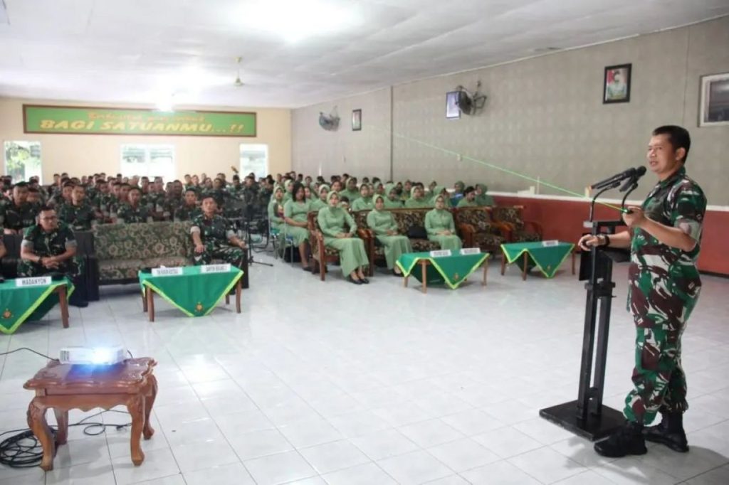 Hukum Kostrad Berikan Penyuluhan kepada Prajurit dan Persit Yonbekang 2 Kostrad