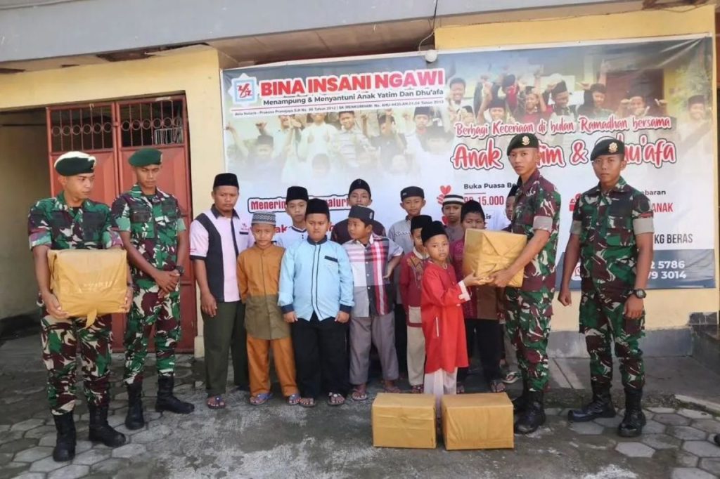 Berlomba Raih Pahala di Bùlan Suci, Yonarmed 12 Kostrad Santuni Anak Yatim