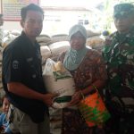 Warga Desa Mekargading Senang Terima Bansos Pangan tahap 1 tahun 2023