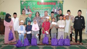 Kapolres Metro Jakarta Timur Menghadiri Santunan Anak Yatim di Masjid Raudhatusolihin Pulogebang