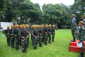 Batalyon Armed 7/Biringgalih Melaksanakan Penembakan Kehormatan