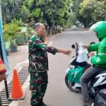 Jelang Berbuka Puasa Koramil 05/Keb. Baru Berbagi takjil